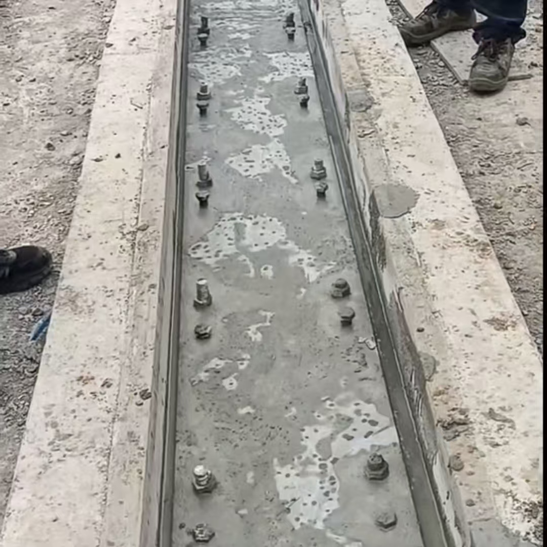 莱城港口码头起重机龙门吊重型机械设备稳固用早强快凝轨道胶泥